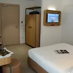 M&f Hotel